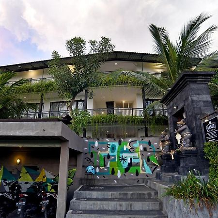 Grandpa Guest House Canggu Buitenkant foto