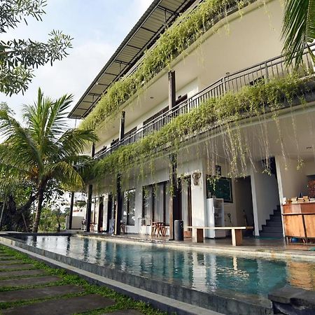Grandpa Guest House Canggu Buitenkant foto