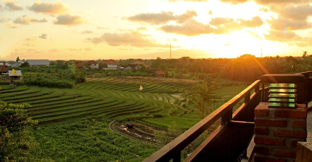 Grandpa Guest House Canggu Buitenkant foto