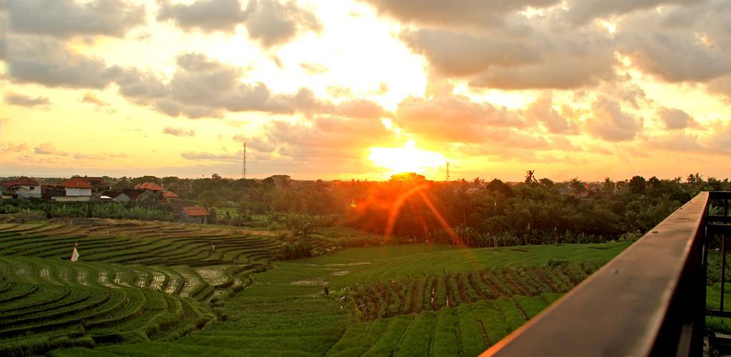 Grandpa Guest House Canggu Buitenkant foto