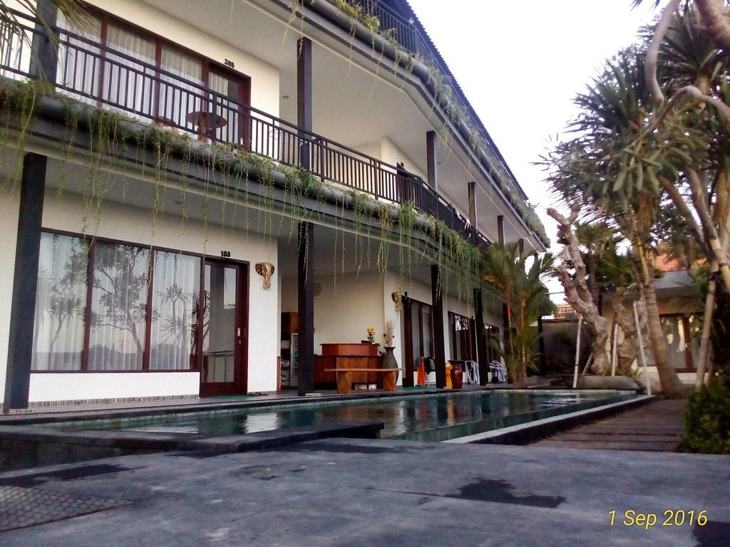 Grandpa Guest House Canggu Buitenkant foto