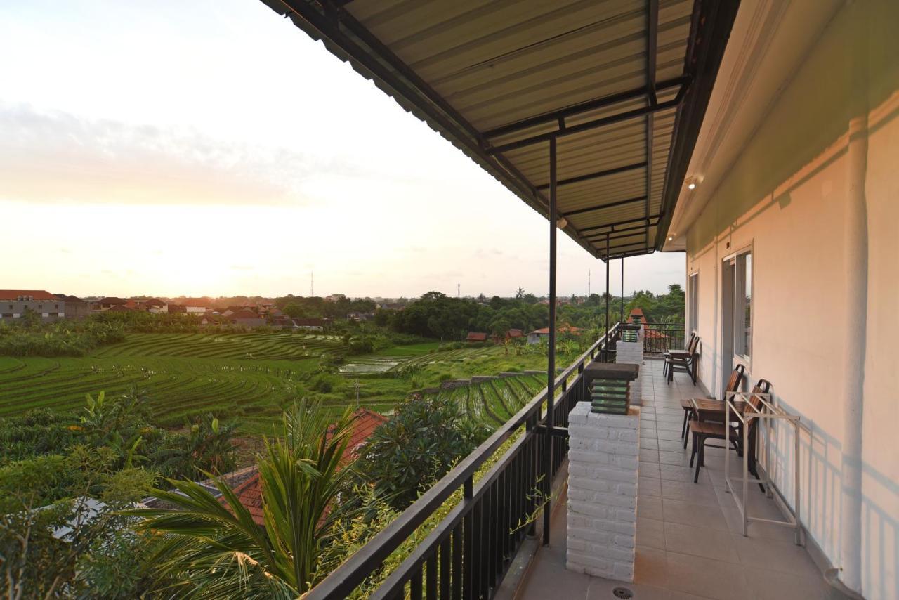 Grandpa Guest House Canggu Buitenkant foto