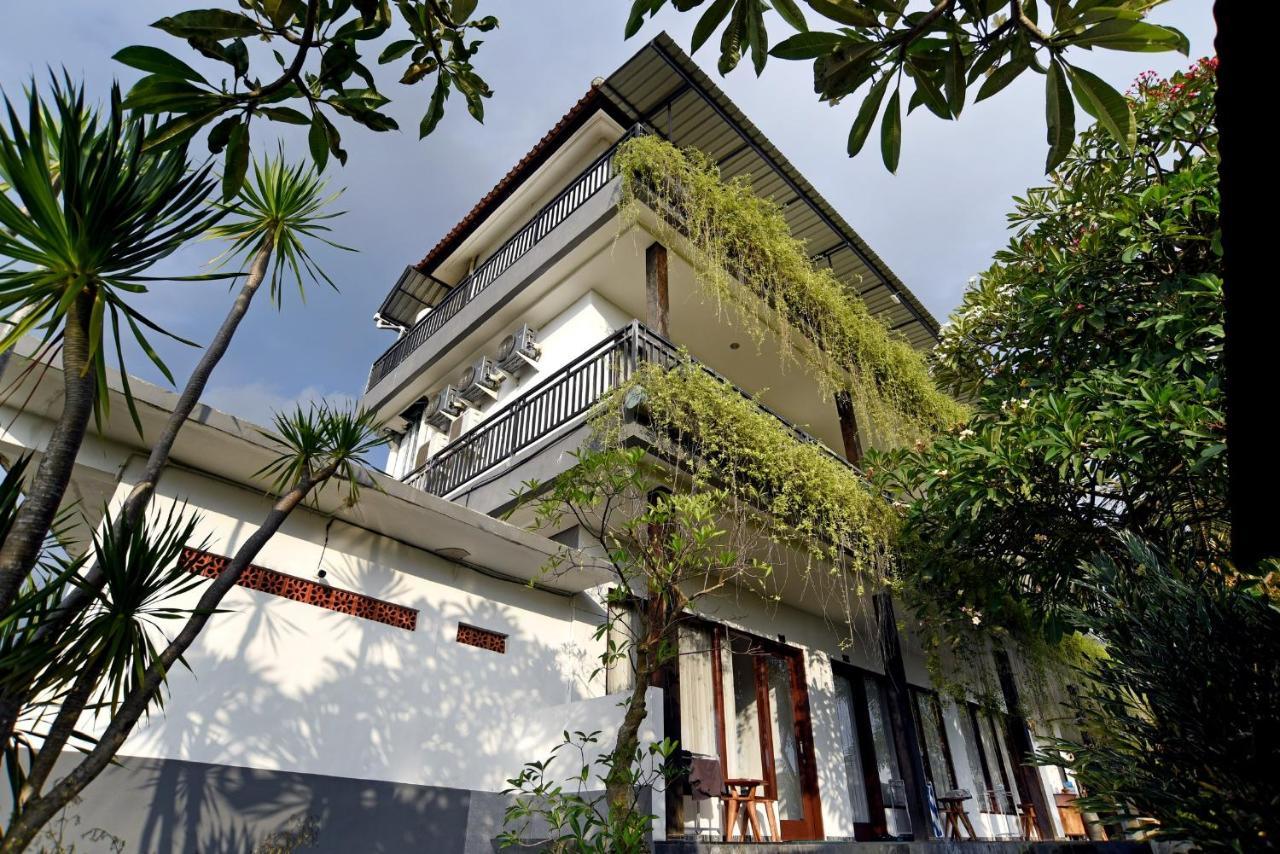 Grandpa Guest House Canggu Buitenkant foto