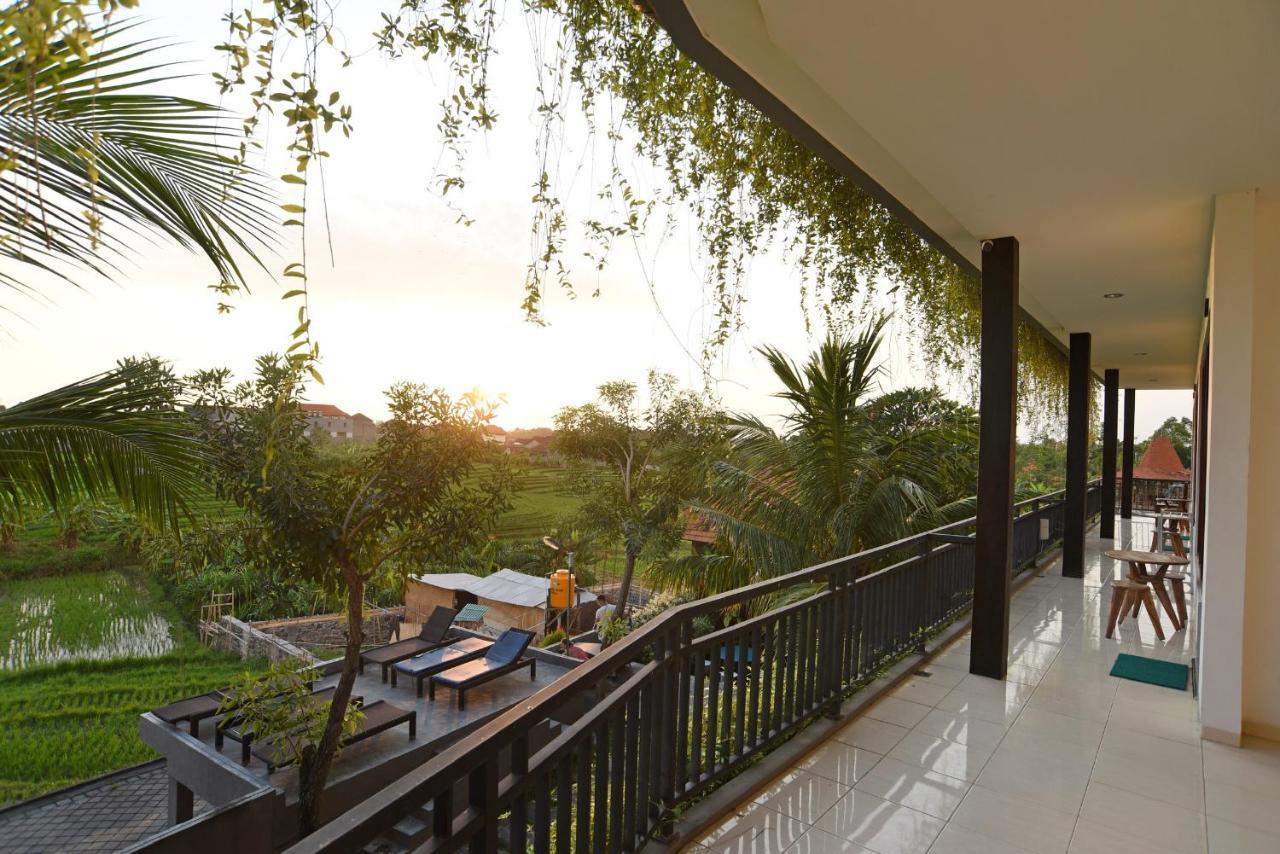 Grandpa Guest House Canggu Buitenkant foto