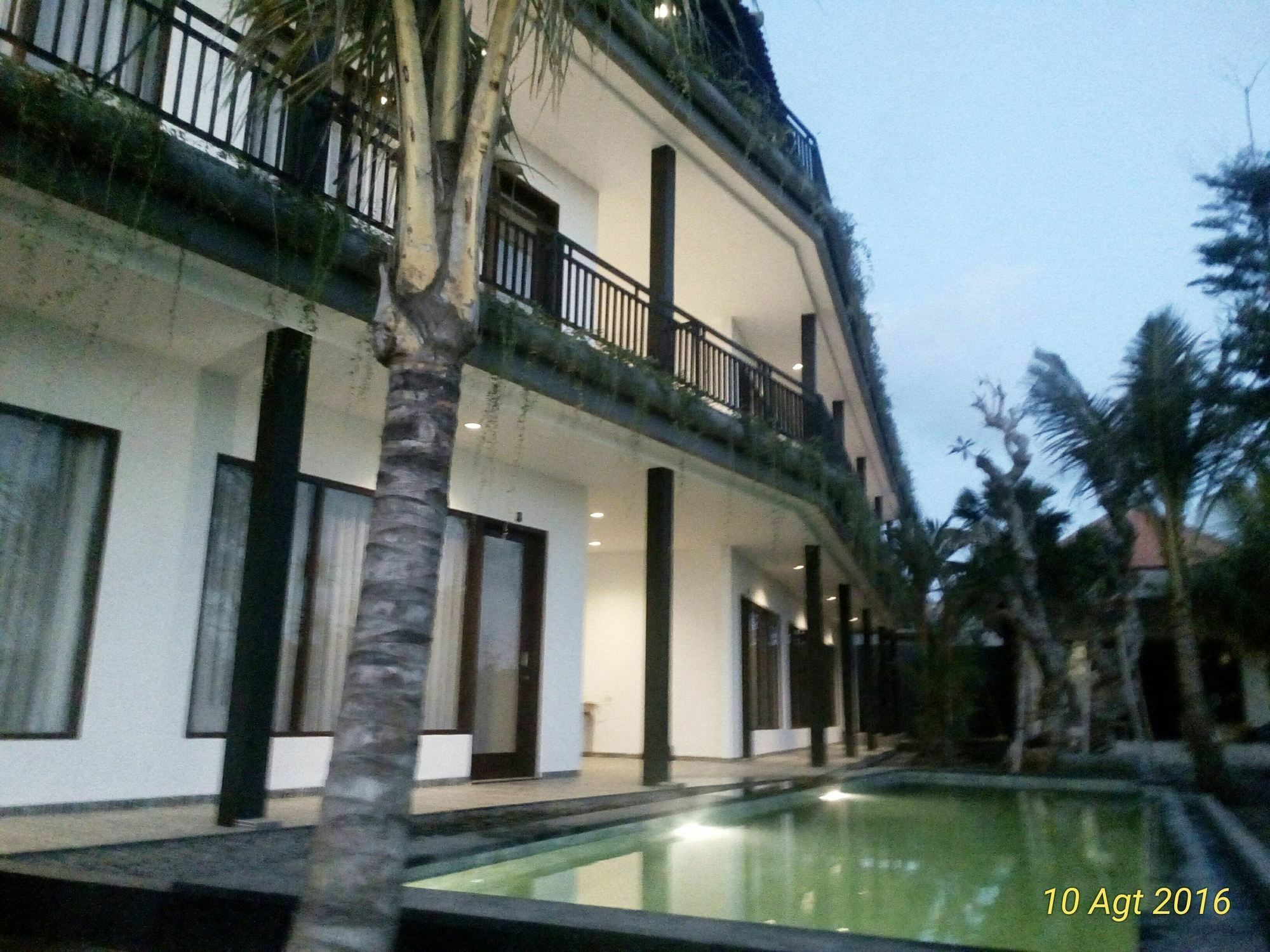 Grandpa Guest House Canggu Buitenkant foto
