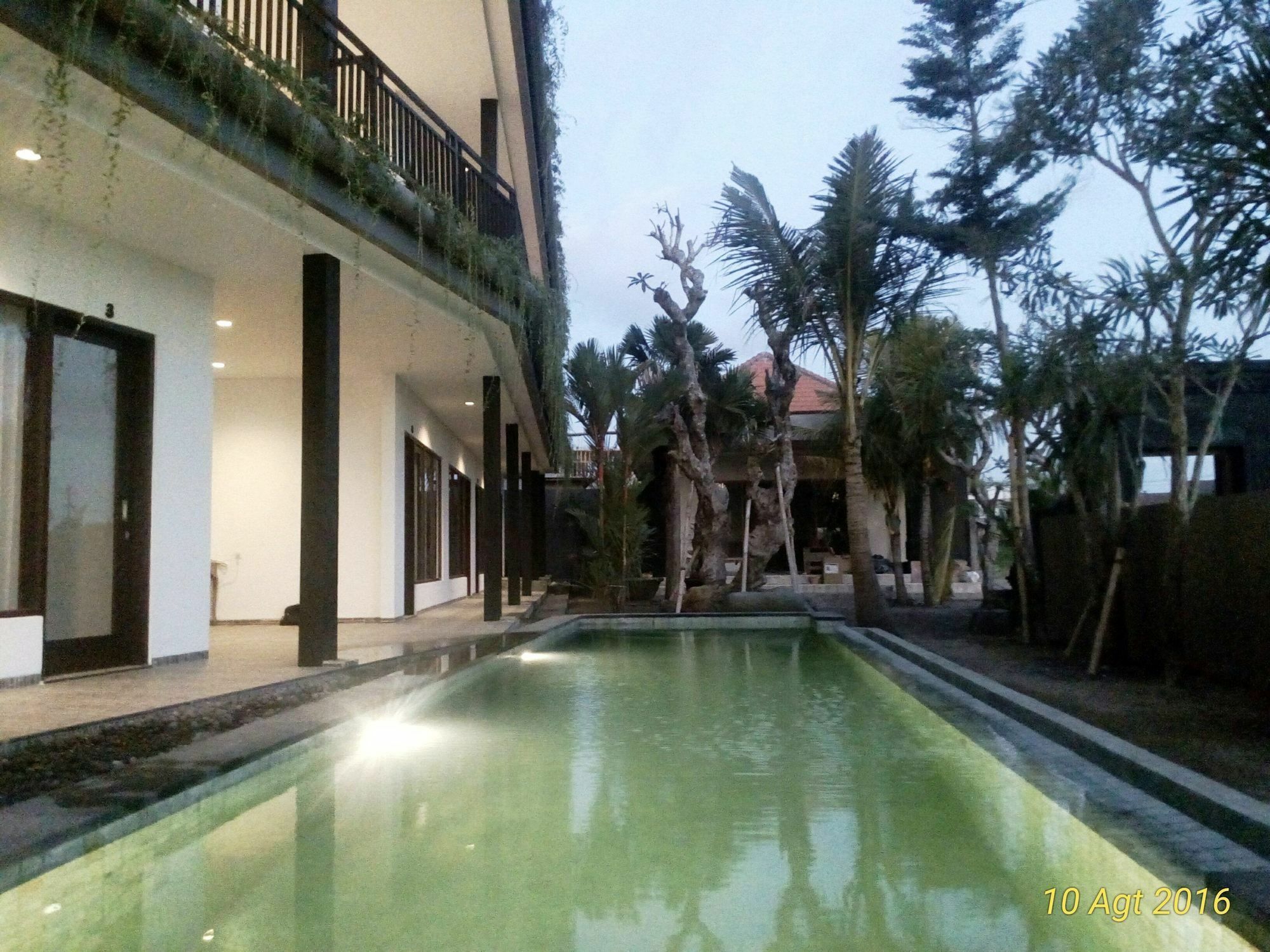 Grandpa Guest House Canggu Buitenkant foto